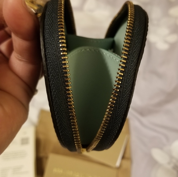 Burberry Small Round Leather Coin Case - Picture 7 of 9